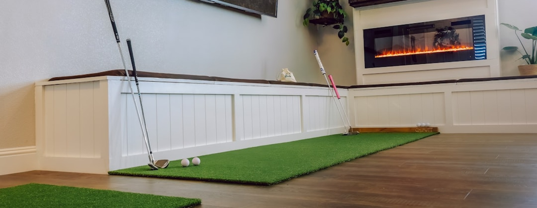 apartments with golf simulator