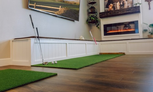 apartments with golf simulator